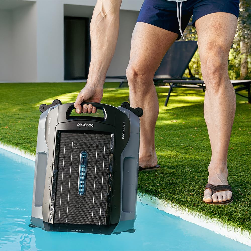 Cecotec Robot Limpiapiscinas para Superficie y Línea de Flotación Conga Pooldroid AquaSkater. Carga Solar, Autonomía 16h, Cesta de 4,5L y un Filtro de 187,5μm, Navegación Sensores Ultrasónicos