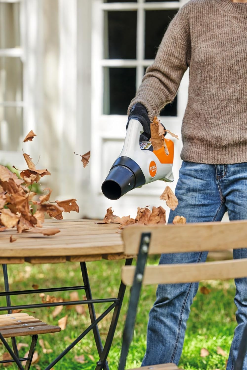 Soplador BGA 30 Stihl con 2 baterías AS2 y cargador AL1