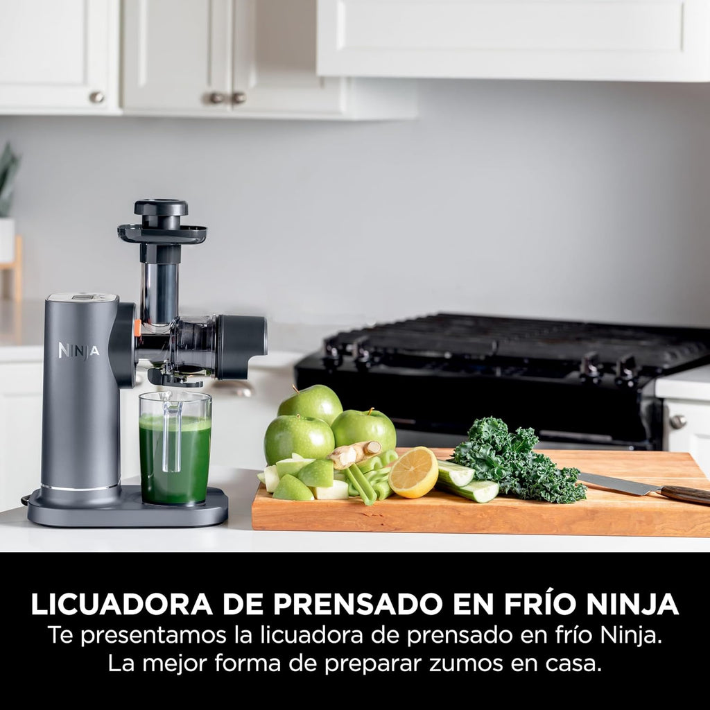 Ninja Licuadora de prensado en frío con jarra de 700 ml y recipiente para pulpa de 1,1 l para zumos y bebidas saludables, compacto, partes desmontables aptas para lavavajillas, gris, JC151EU