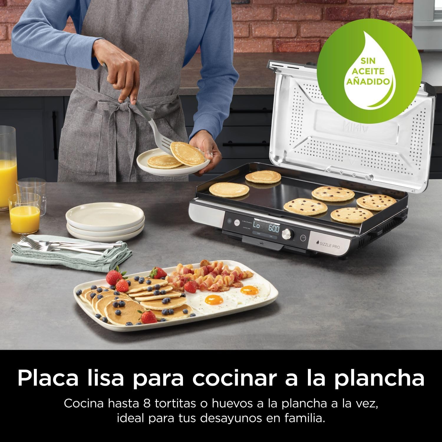 Ninja Sizzle Pro XL Indoor Grill and Griddle with Non-Stick Ceramic Griddle Plate and Griddle, Detachable Lid, Grease Catcher and Recipe Guide, Silver/Black GX101EU