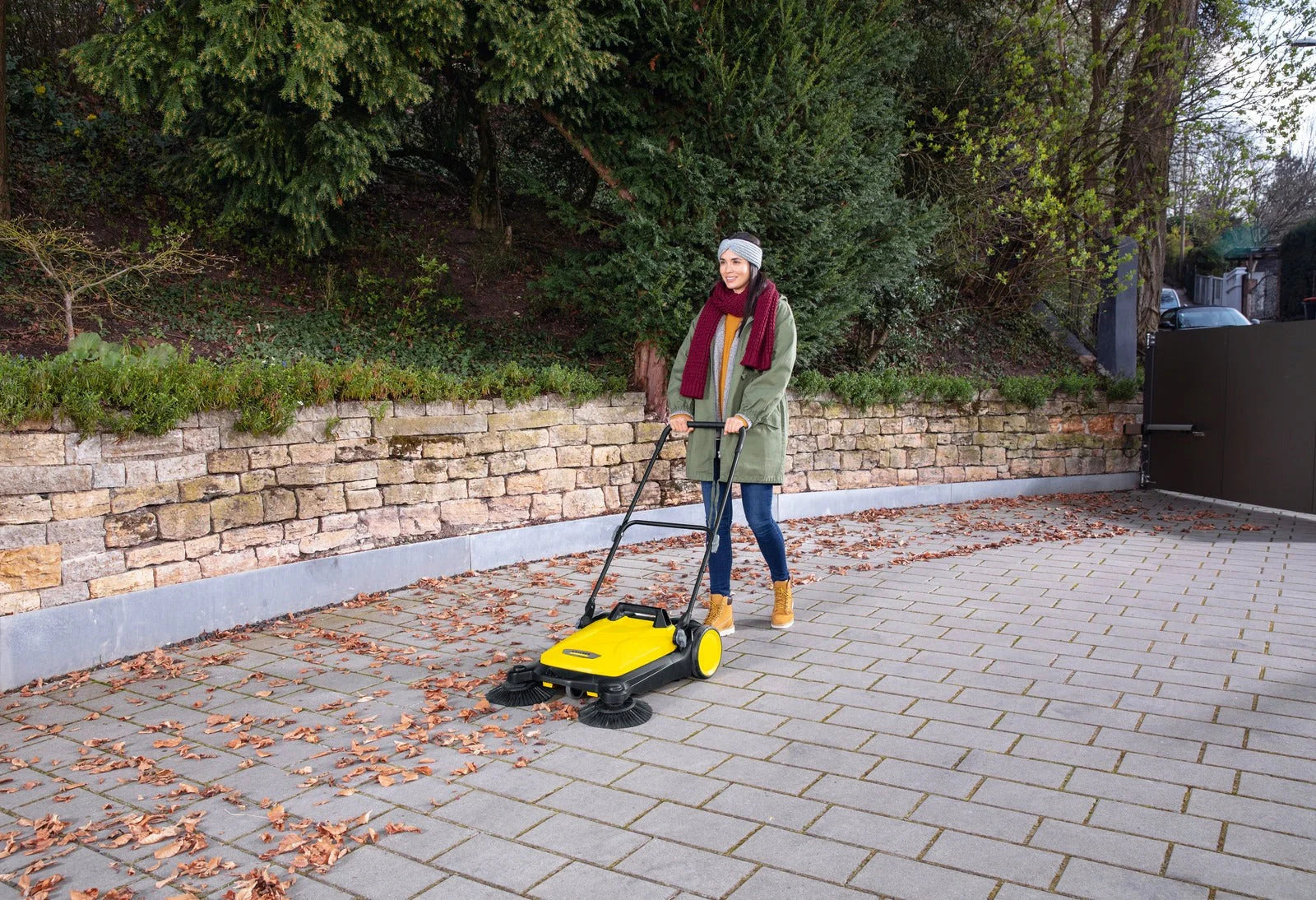 KARCHER S 4 TWIN ZAMIATARKA DO KOSTKI LIŚCI RĘCZNA 2 SZCZOTKI