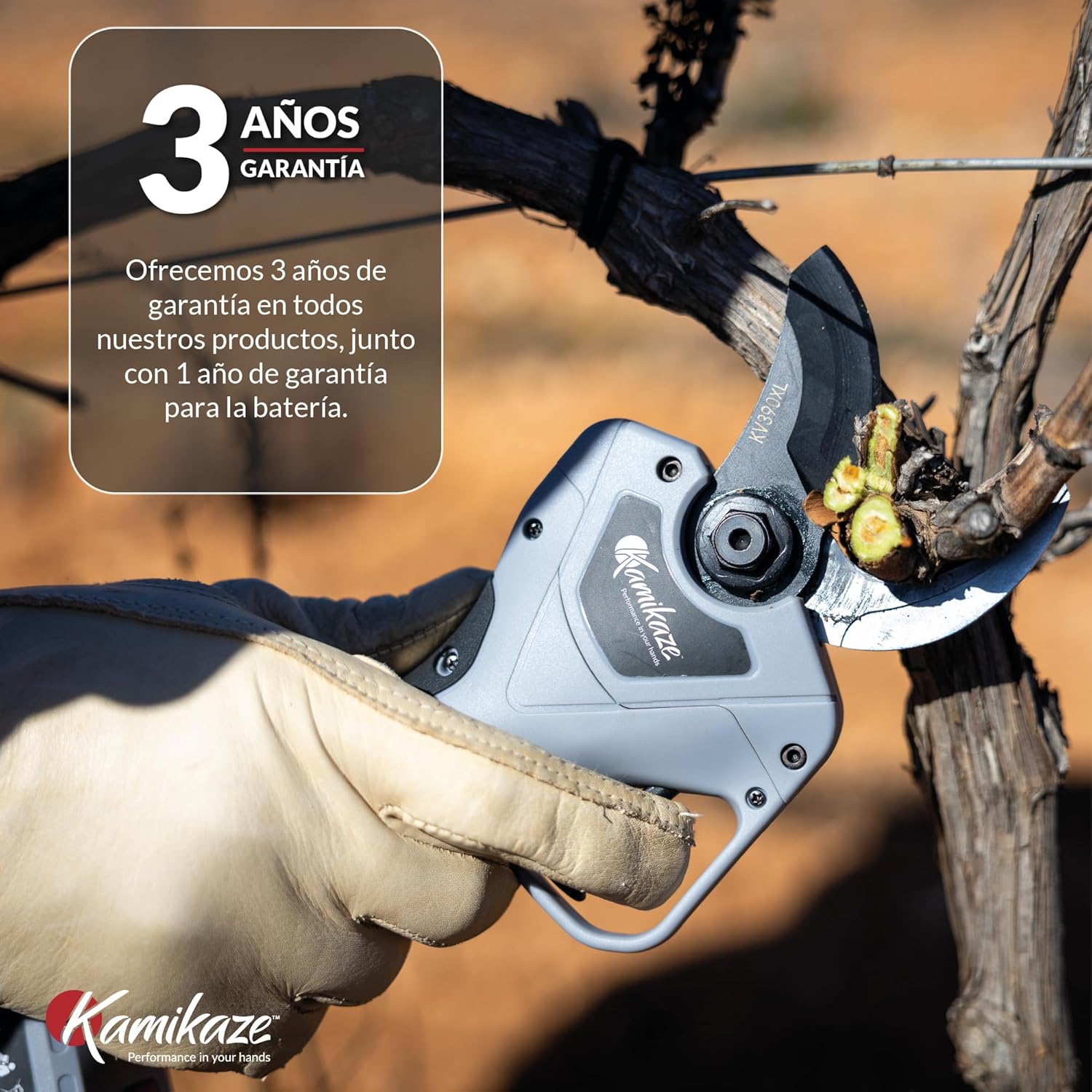 KAMIKAZE KV390 Tijera Eléctrica de Poda Profesional con Batería de Litio 21,6V, Ø35mm de Corte, 2 Baterías y Cargador Triple, Pantalla Inteligente, Kit de Mantenimiento y Maletín de Transporte