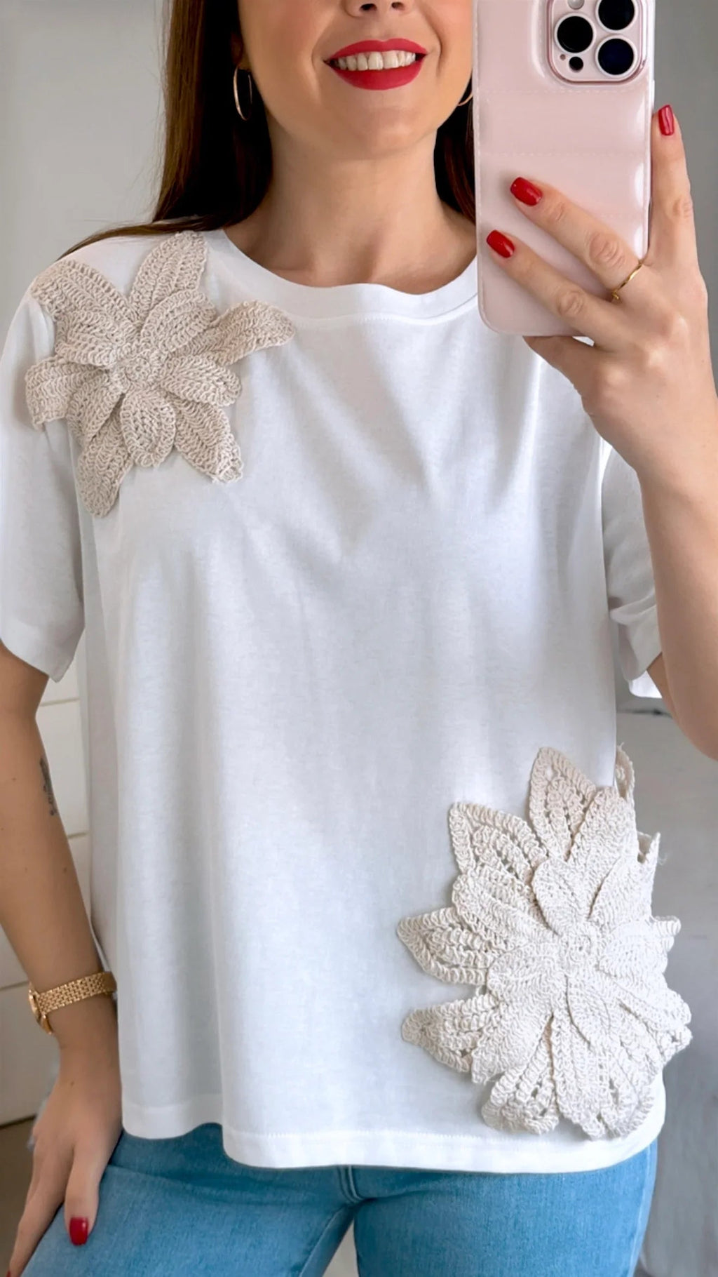 CAMISETA FLOR CROCHE