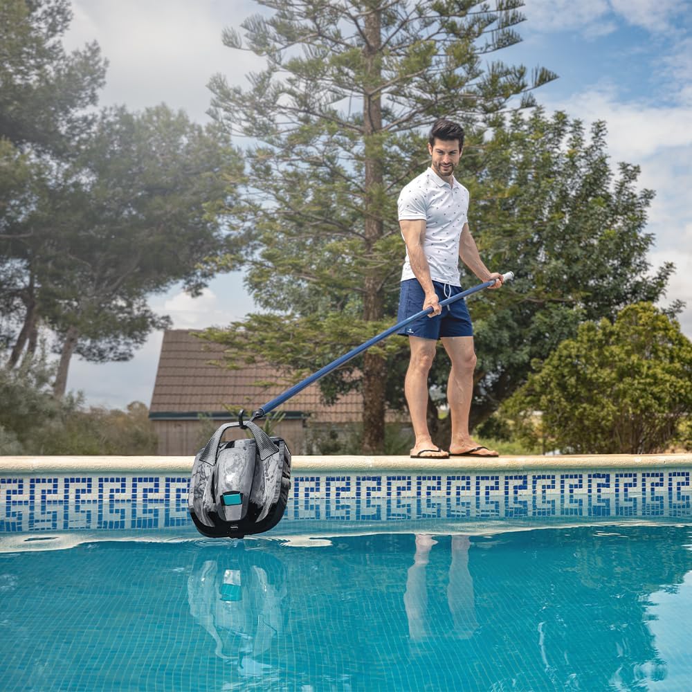 Cecotec Robot Limpiafondos Piscina sin Cable Conga Pooldroid 2000 FloorMaster. Autonomía 100mins, Piscina sin Pendientes, hasta 80m2, Profundidad Máxima 2,5m, Capacidad 2,5L, Filtro Alta Eficiencia