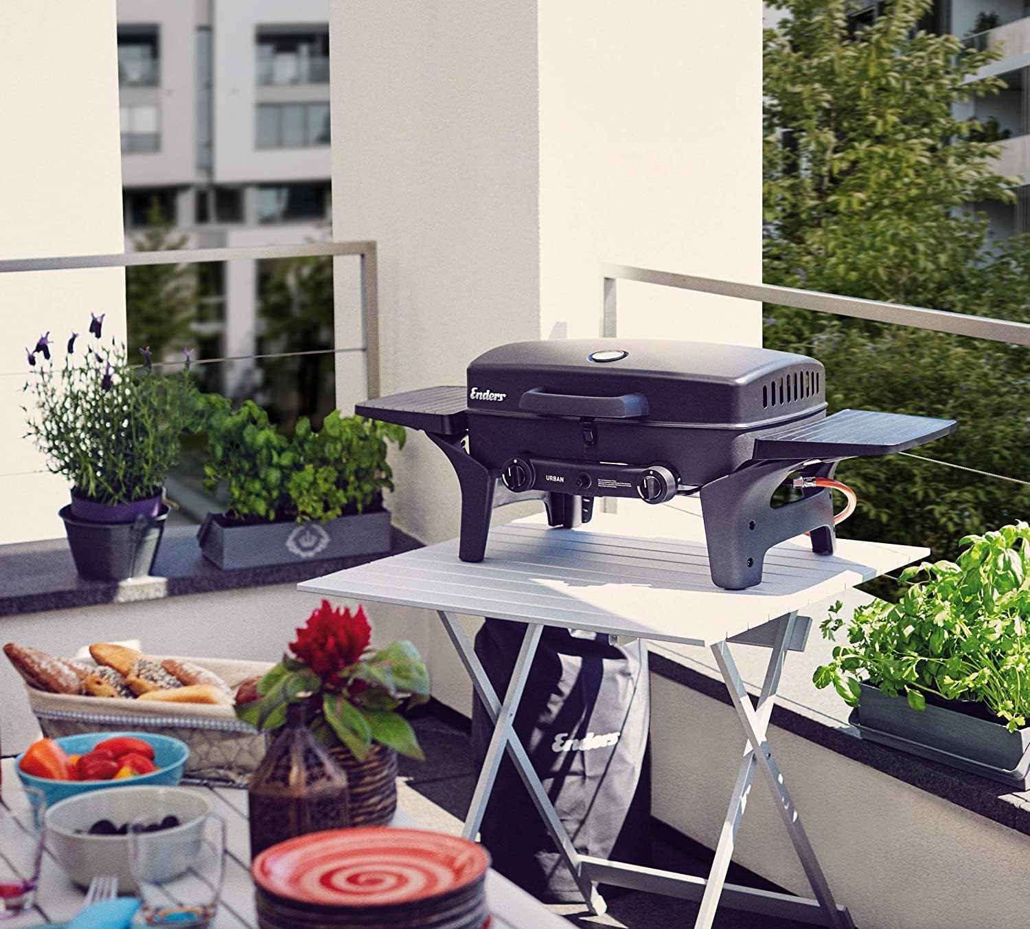 Enders Urban Barbacoa de gas portátil, barbacoa de sobremesa, Parrilla Gas 2 Quemadores con Tapa, Termómetro y Estantes Laterales Abatibles, BBQ Gas para camping jardín exterior, 30 mbar #209533