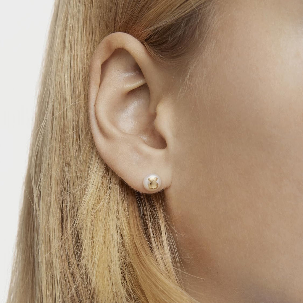 TOUS Pendientes de Oro de 18kt para Bebé con Perla Cultivada 0,6 cm y Motivo 0,45 cm, con Cierre de Rosca, Elegante y atemporal, Colección Icon Pearl