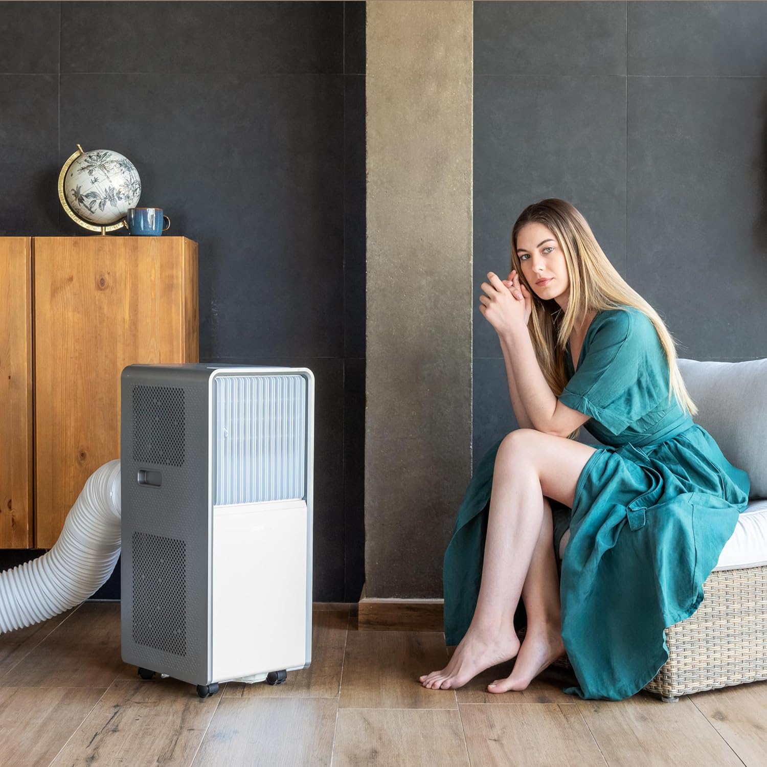 Cecotec Aire Acondicionado Portátil con Mando y Bomba de Calor ForceClima 12650 Style Heating. 12000 BTU, Pantalla LED, Táctil, 5 Modos, 2 Velocidades, Deshumidificador, Temporizador, 28m2