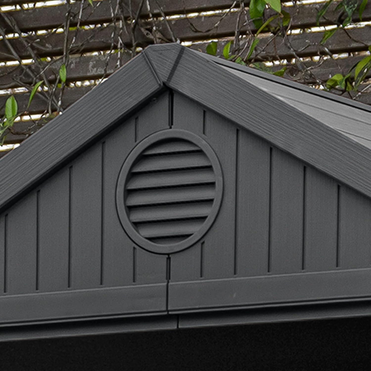 KETER Darwin 4x4 Caseta de jardín, 125.8 x 117 x 205 cm y 1.4 m2, Suelo, Sistema de ventilación, Puerta y Ventana, Resistente al Agua, Color Gris
