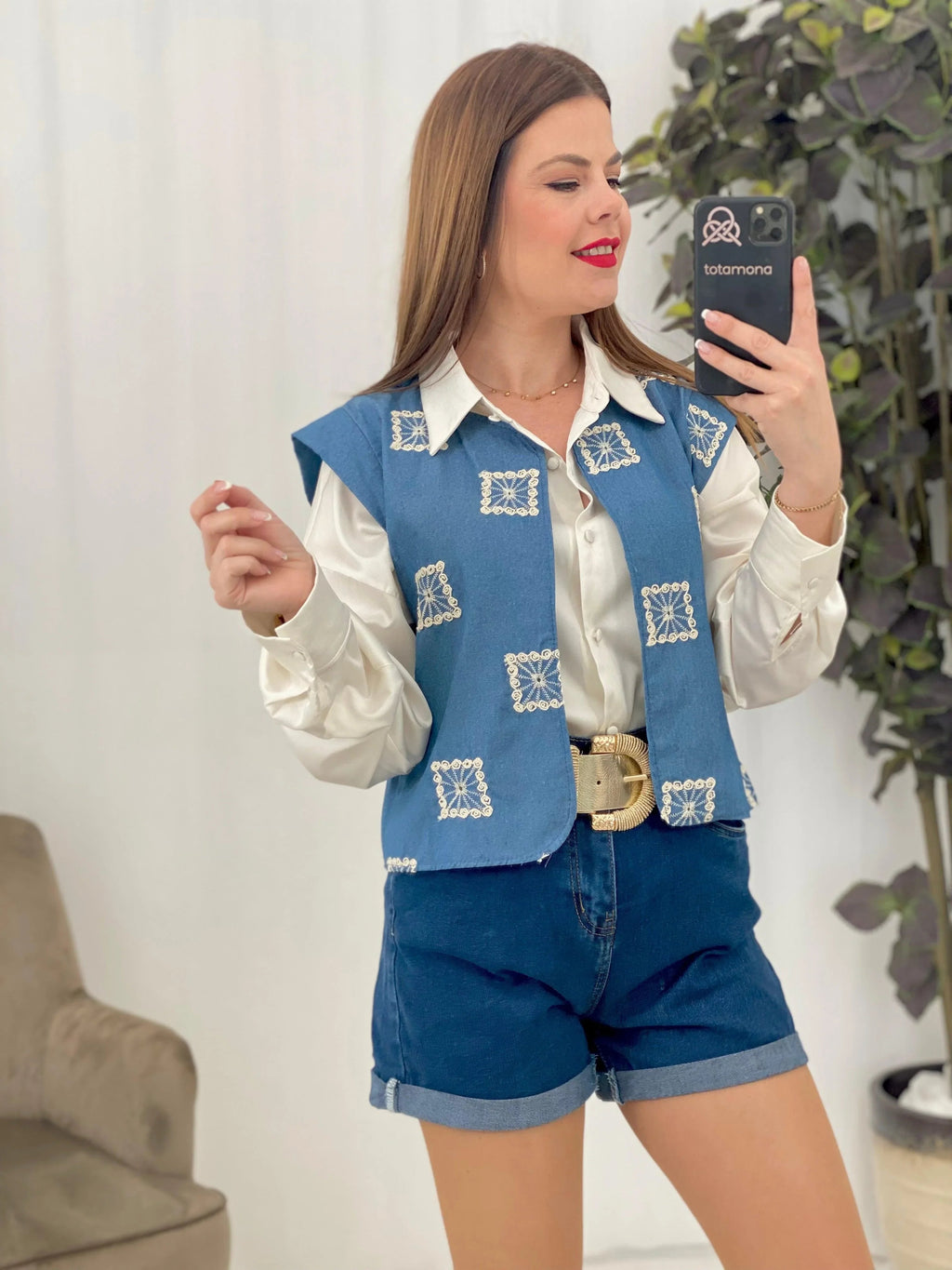 CHALECO DENIM BORDADO