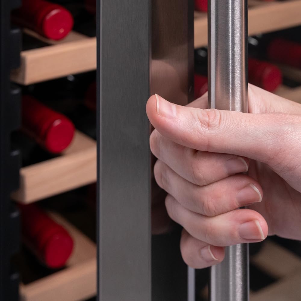 Cecotec Vinoteca 34 botellas Bolero grandsommelier 34030 inox compressor, 80 L, Enfriamiento por compresor, Temperatura regulable de 5 a 18ºC, Control táctil, Display, LED interior.