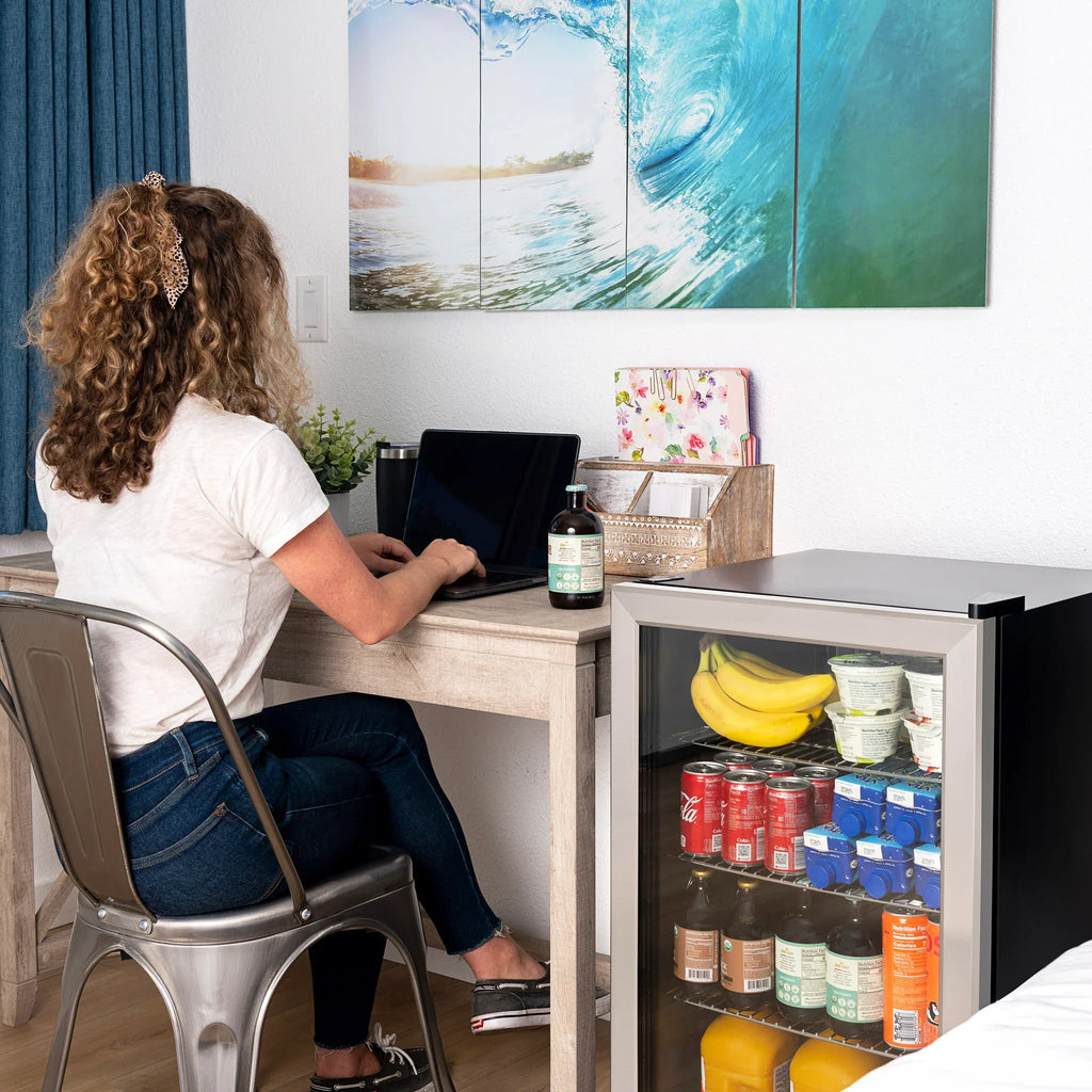 2026 Newair® Refrigerador de Bebidas Independiente de Acero Inoxidable – 126 Latas – 18,9"