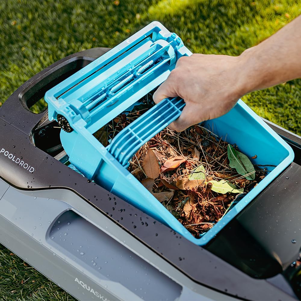 Cecotec Robot Limpiapiscinas para Superficie y Línea de Flotación Conga Pooldroid AquaSkater. Carga Solar, Autonomía 16h, Cesta de 4,5L y un Filtro de 187,5μm, Navegación Sensores Ultrasónicos
